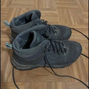 Women’s Keen hiking boot 7.5